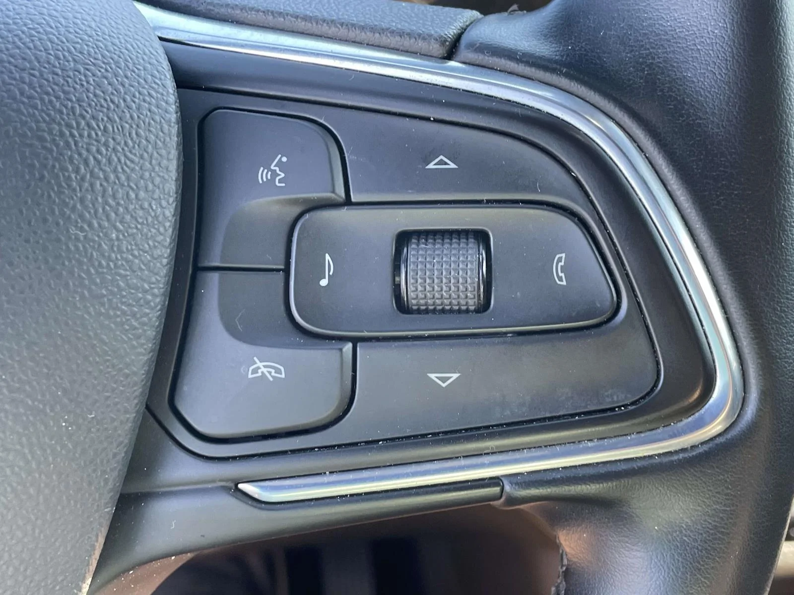 Used 2024 Ebony Twilight Metallic Buick Sport Touring image 28