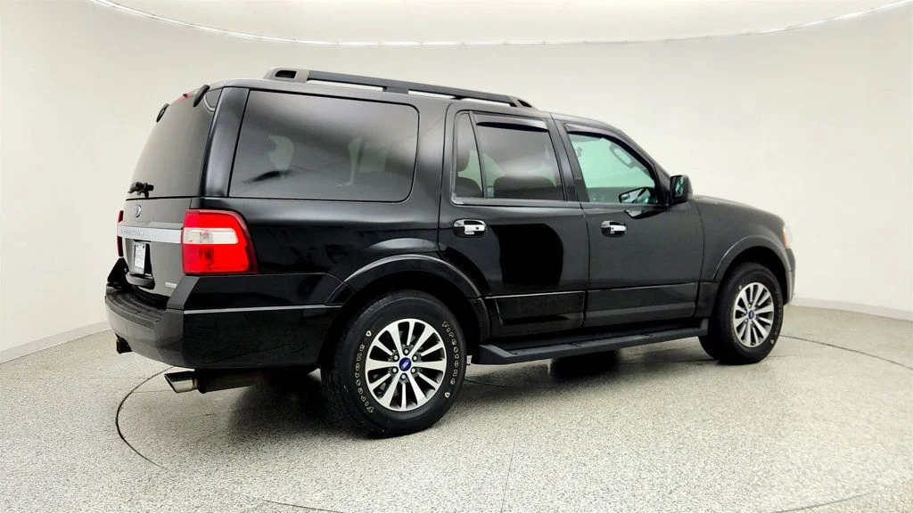 Used 2016 Shadow Black Ford 4WD 4dr XLT w/ Power Moonroof image 5