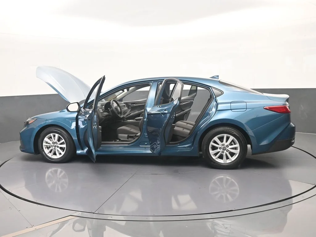 Used 2025 Ocean Toyota LE image 70