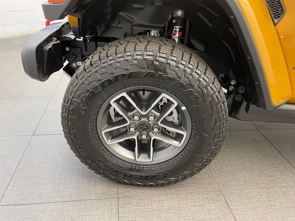 New 2026 Goldilocks Exterior Paint Jeep Mojave image 8