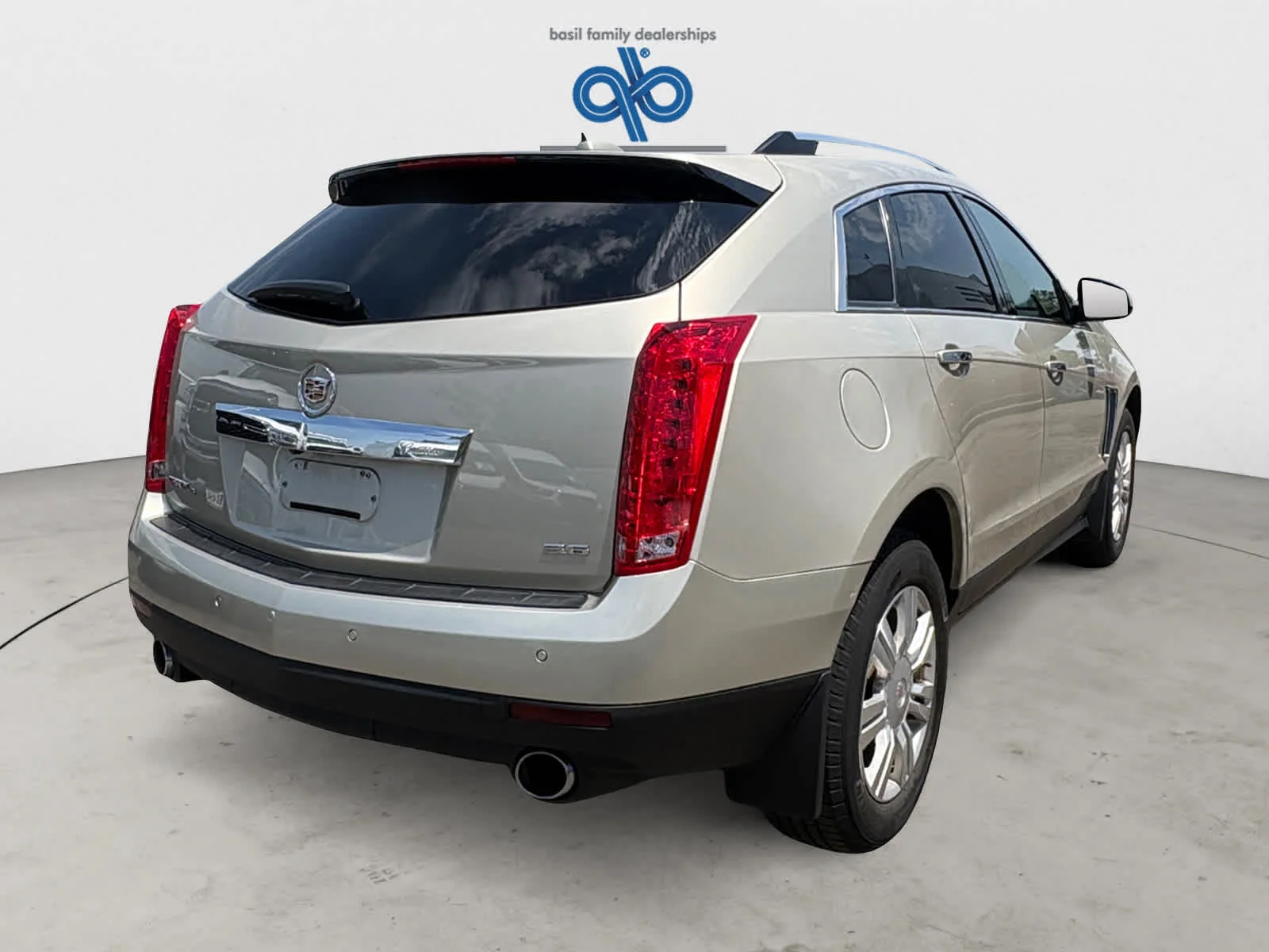 Used 2015 Silver Coast Metallic Cadillac Luxury Collection image 7