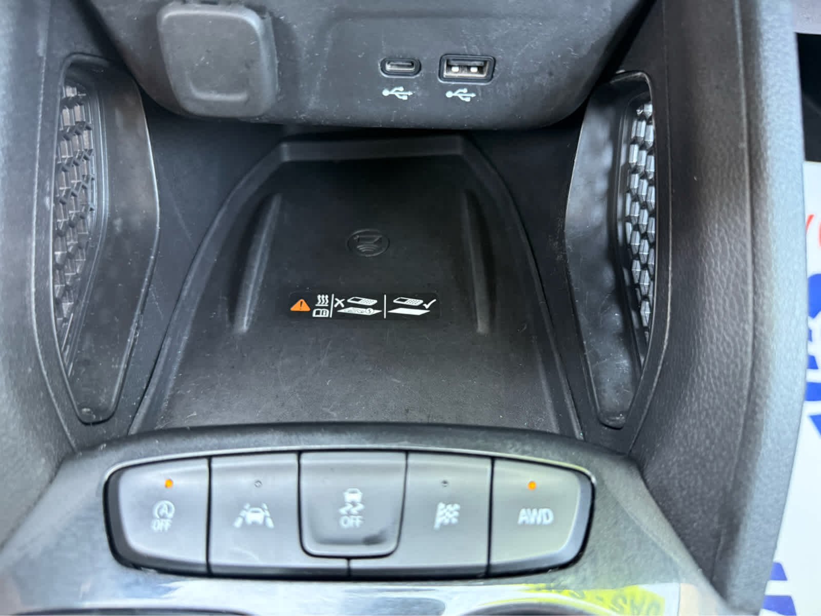 Used 2024 Summit White Chevrolet LT image 22