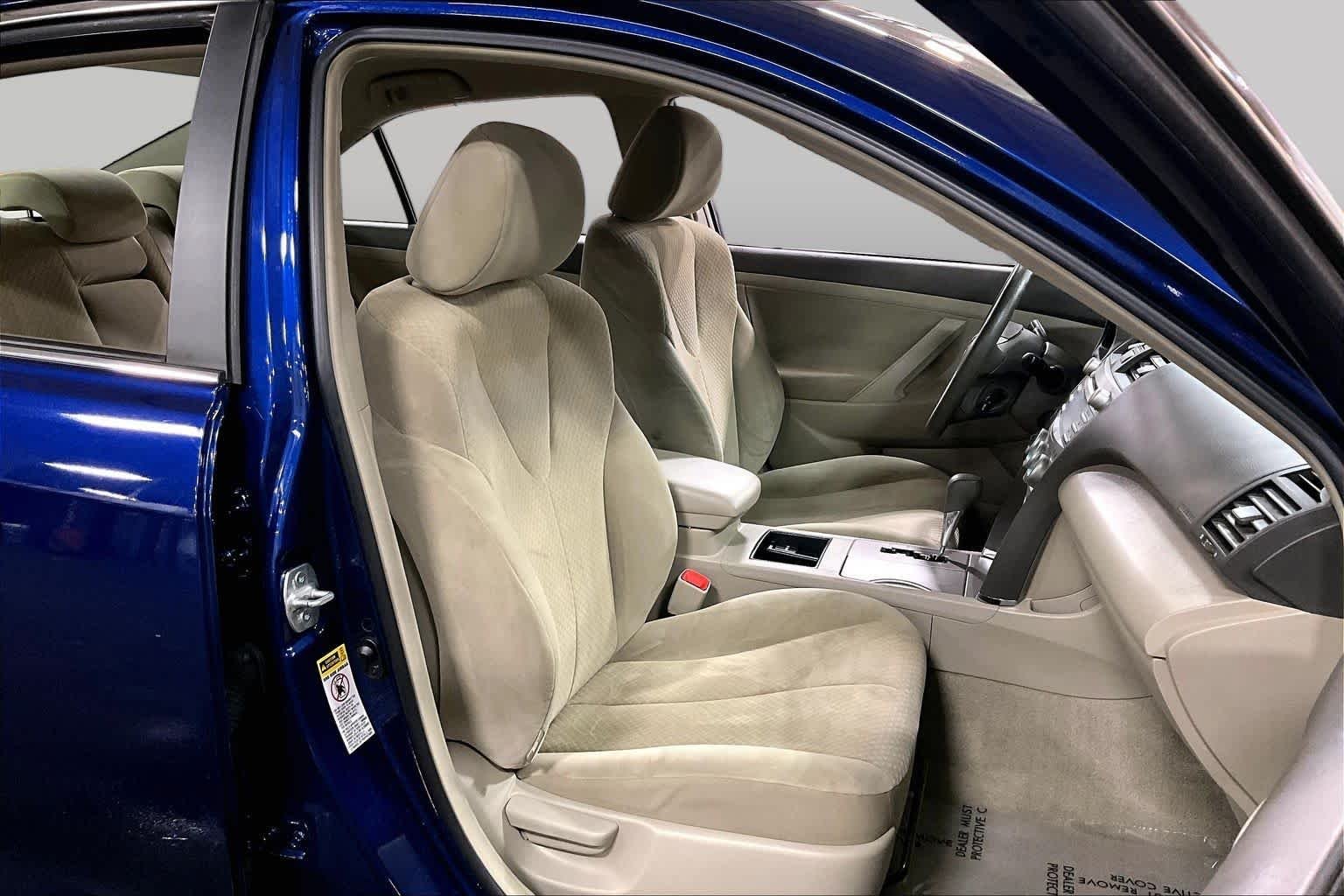 Used 2008 Blue Ribbon Metallic Toyota LE image 8