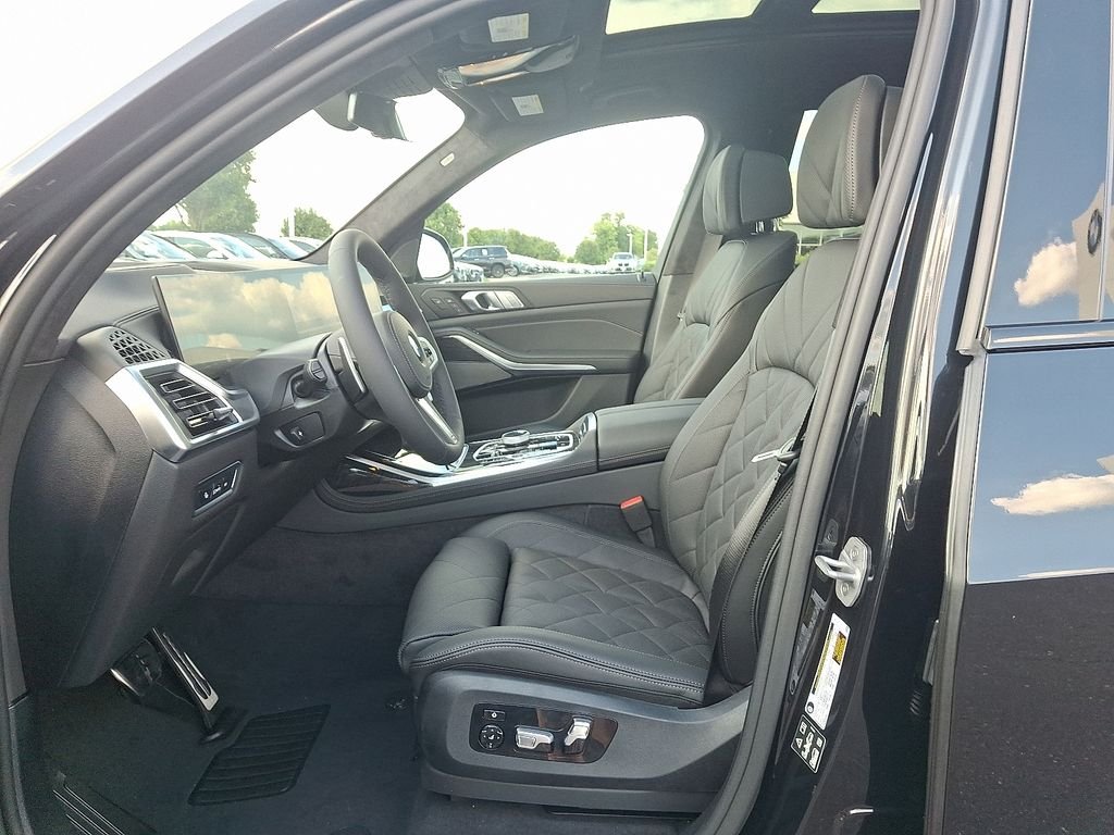 New 2027 Black Sapphire Metallic BMW xDrive40i image 6