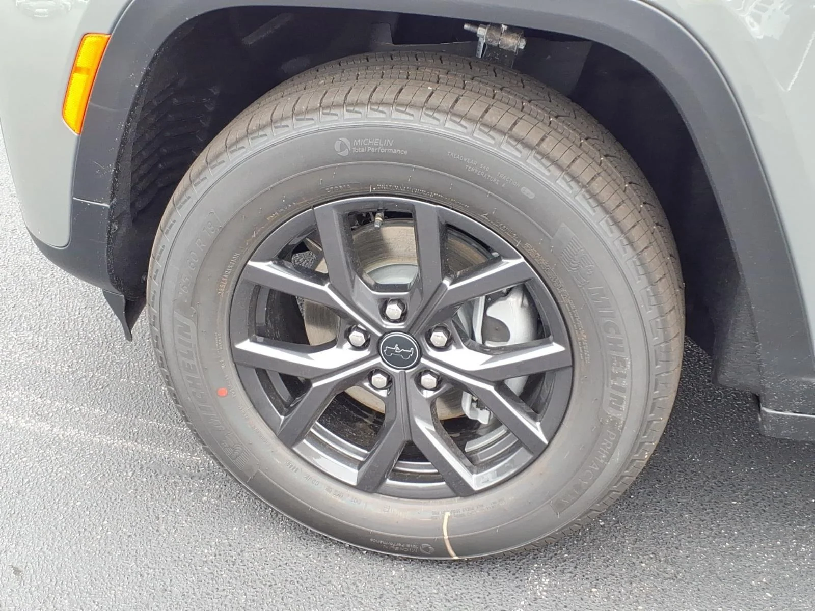 New 2027 Sting-Gray Clearcoat Jeep Laredo Altitude image 20
