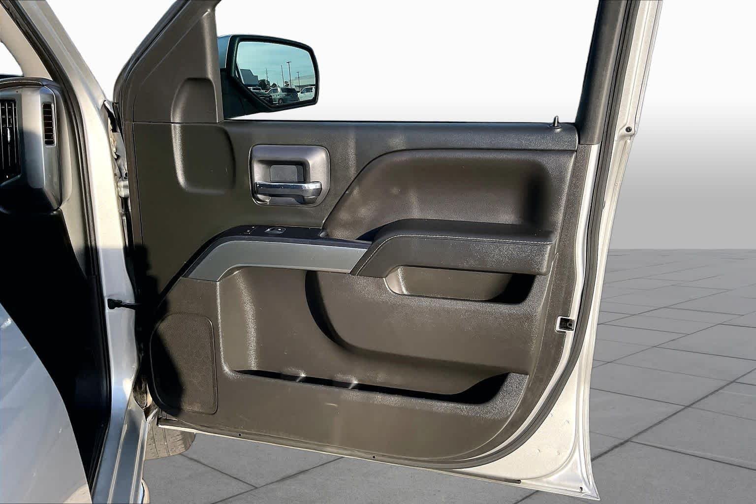 Used 2018 Silver Ice Metallic Chevrolet LT image 21