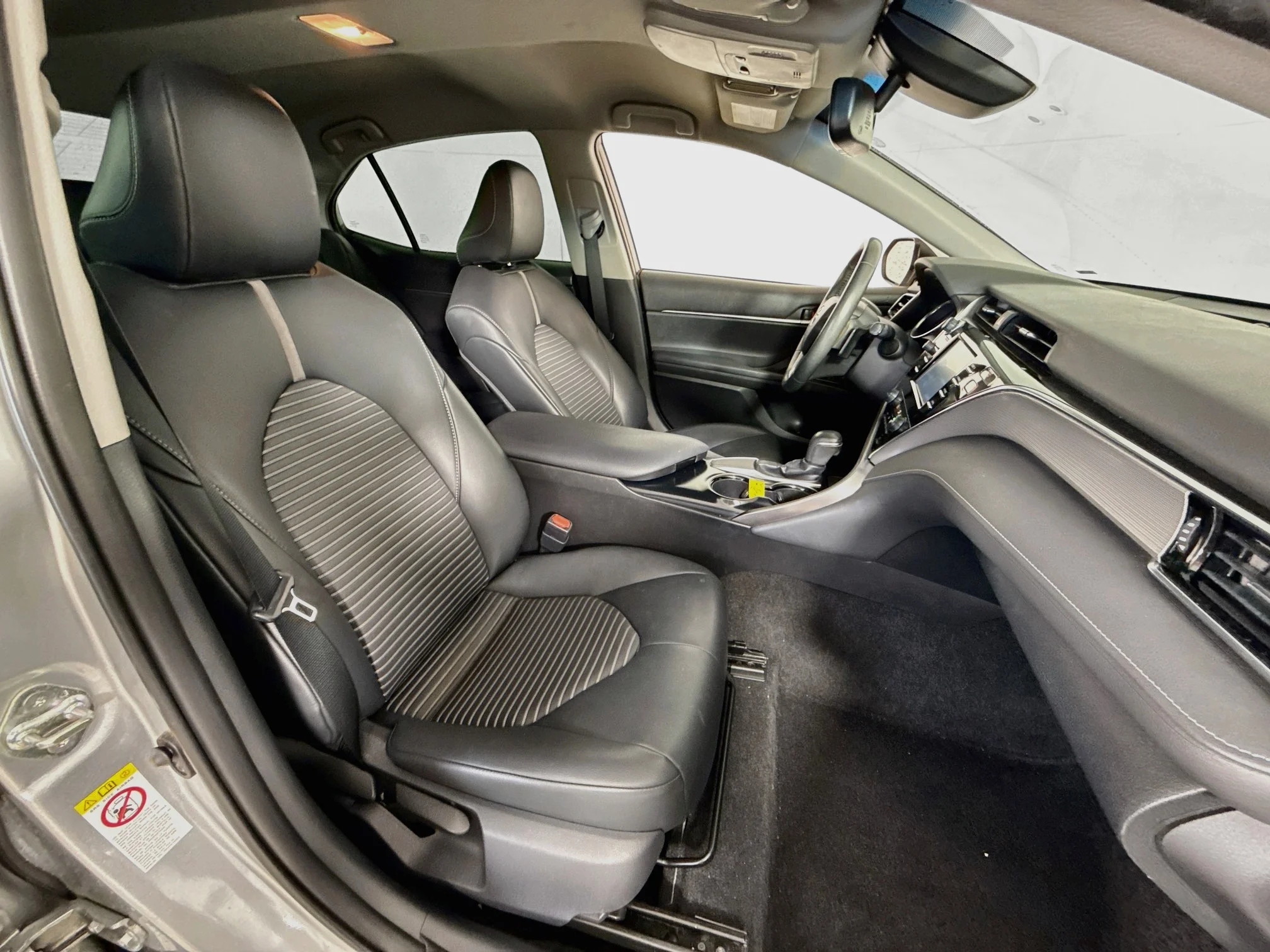Used 2018 Celestial Silver Metallic Toyota SE image 25