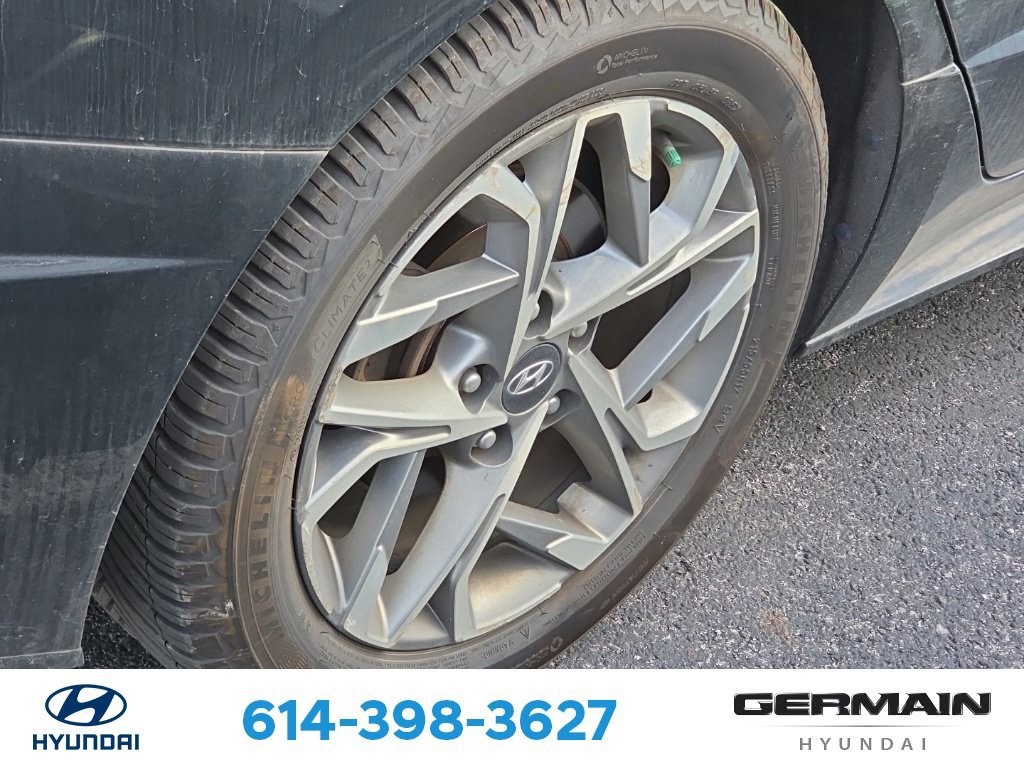 Used 2020 Black Hyundai SEL image 12