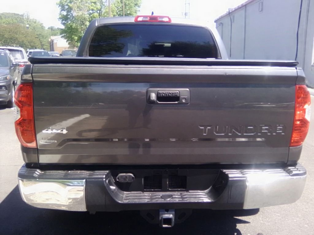 Used 2020 Gray Toyota SR5 image 5