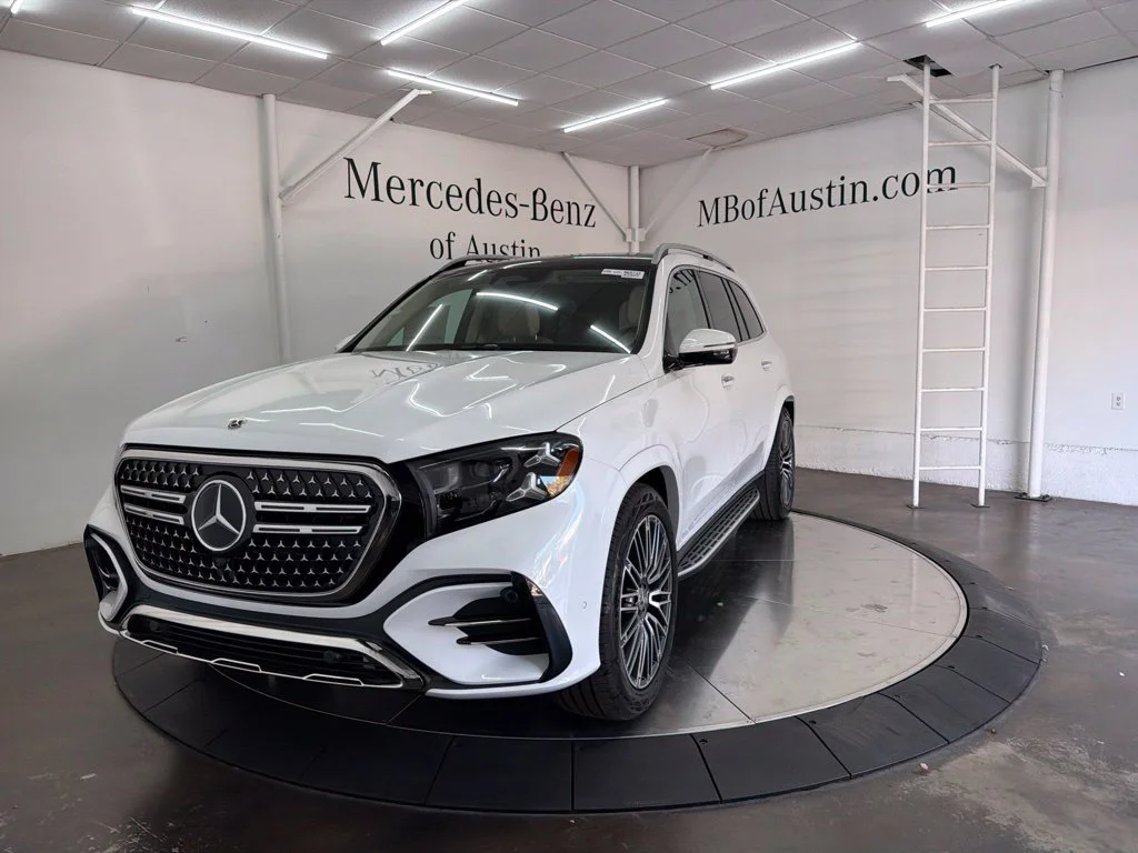 New 2027 White Mercedes-Benz GLS 450 image 3