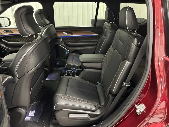 New 2026 Velvet Red Pearl-Coat Exterior Paint Jeep Summit image 33