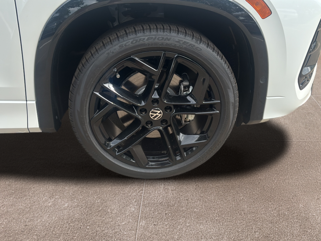 New 2026 White/off-white Volkswagen 2.0T SE R-Line Black image 9
