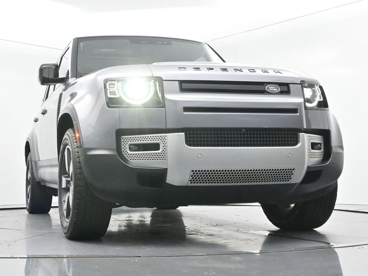 Used 2024 Eiger Grey Metallic Land Rover S image 54