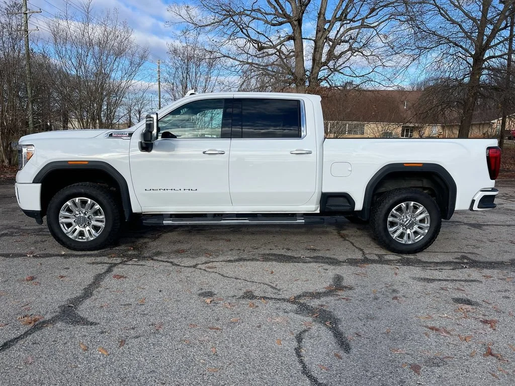 Used 2022 Summit White GMC Denali image 2