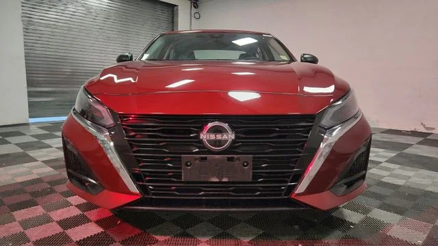 Used 2025 Red Nissan 2.5 SV image 3