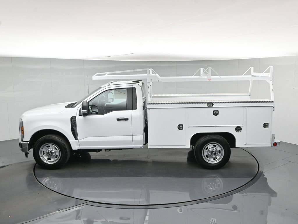 2026 Ford F-350 Super Duty Chassis Cab XL - Photo 45