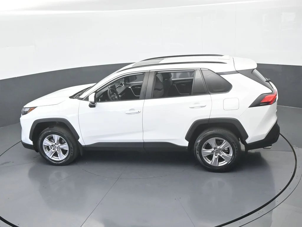 Used 2025 Ice Toyota XLE image 42