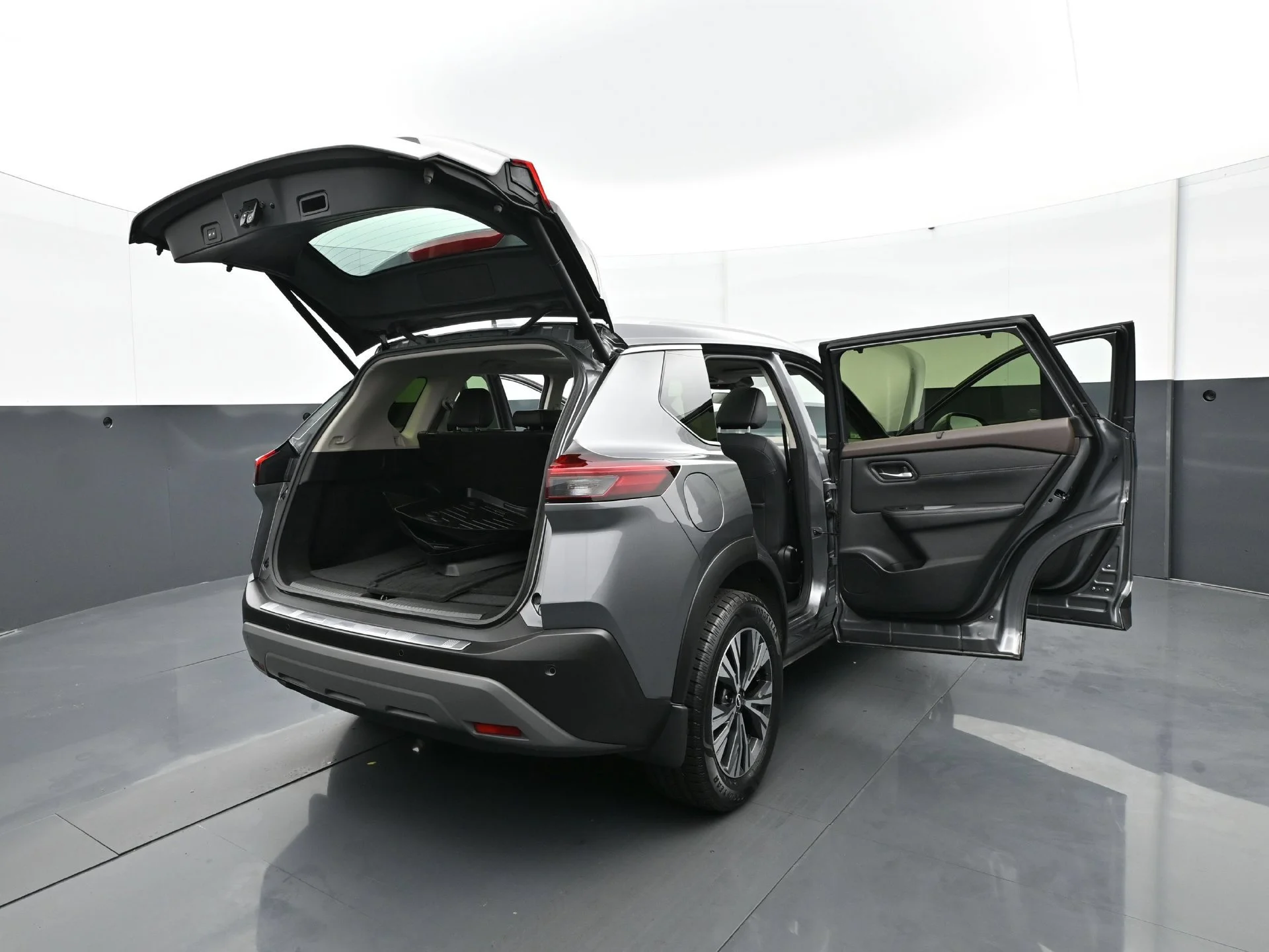 Used 2023 Gun Metallic Nissan SV image 38