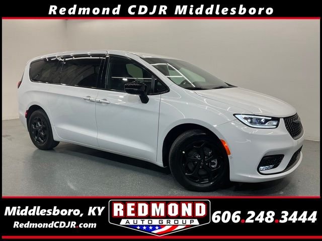 2024 Chrysler Pacifica PHEV Select