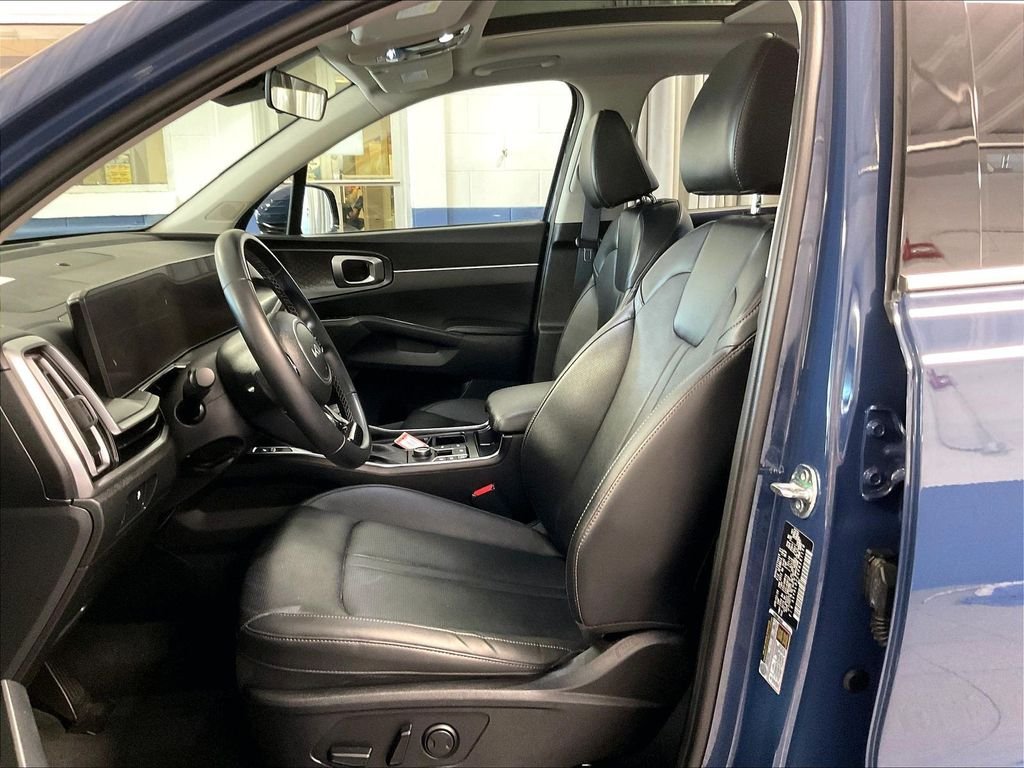 Used 2024 Black Kia S image 10