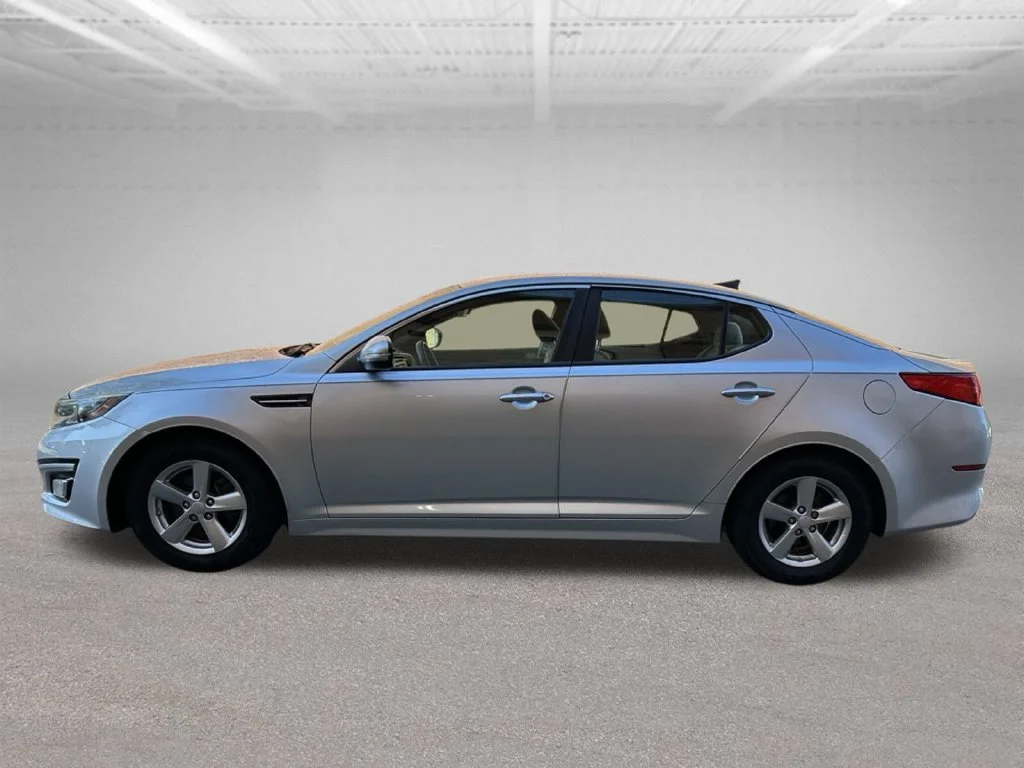 Used 2015 Silver Kia LX image 2
