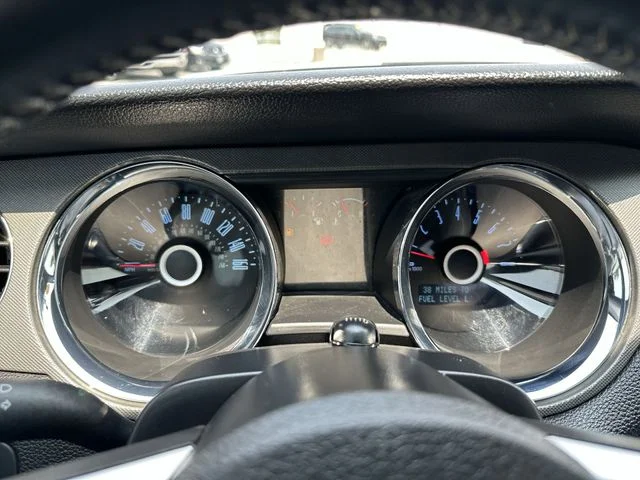 Used 2014 White Ford V6 image 12