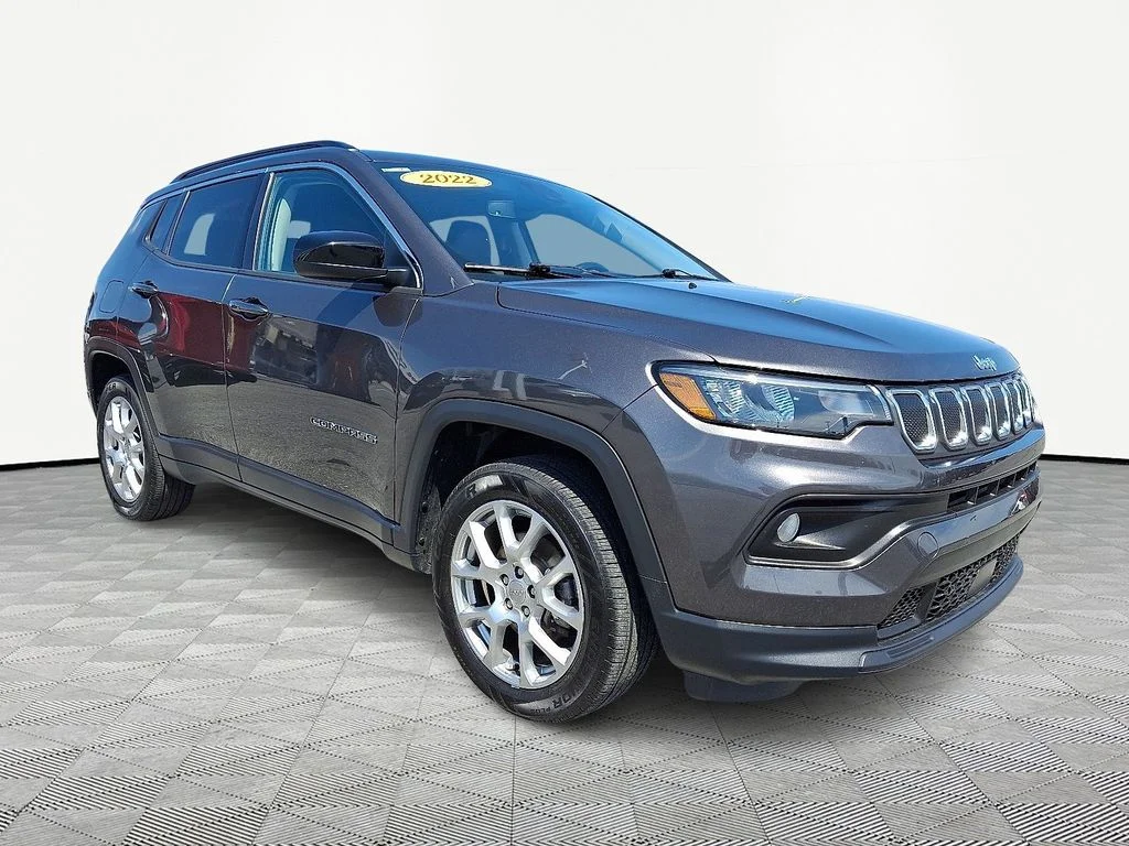 2022 Jeep Compass Latitude Lux 4X4's photo
