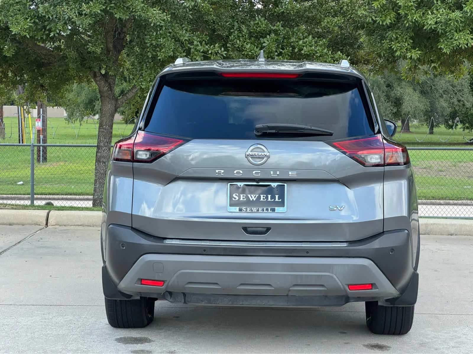 Used 2021 Gun Metallic Nissan SV image 7