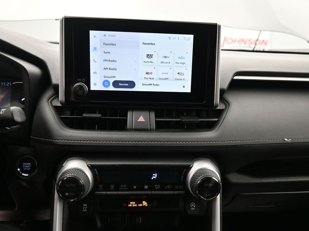 2023 Toyota RAV4 XLE - Photo 19