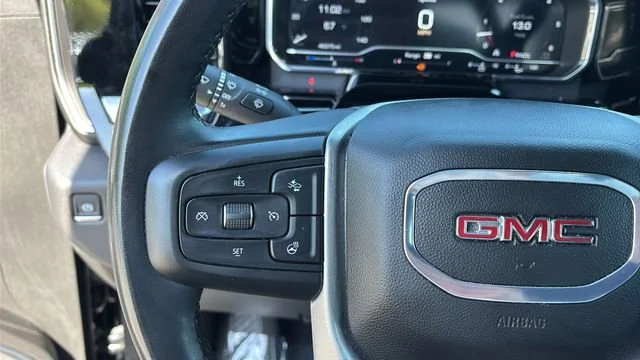 Used 2025 Onyx Black GMC SLT image 27