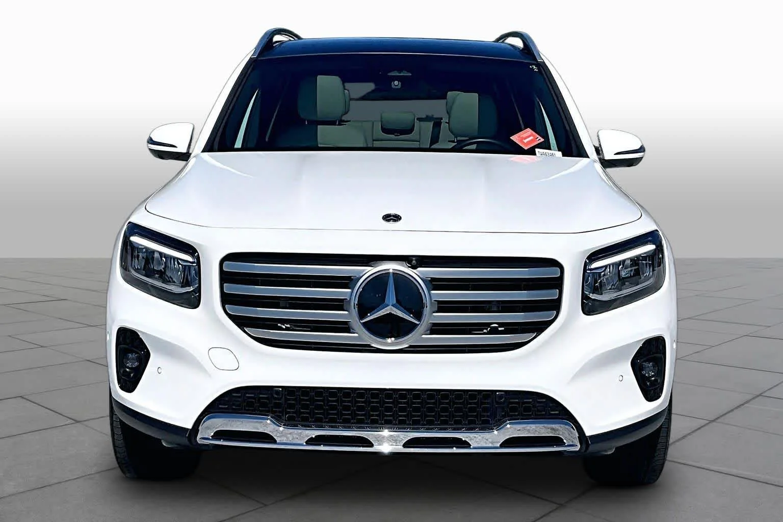 Used 2026 Polar White Mercedes-Benz GLB 250 image 4