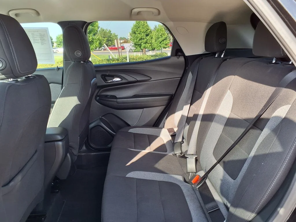 Used 2025 Black Chevrolet LT image 17