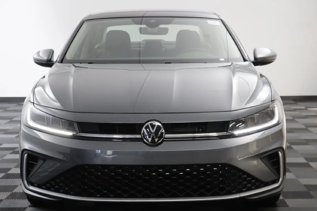 New 2027 Platinum Grey Volkswagen 1.5T SE image 22