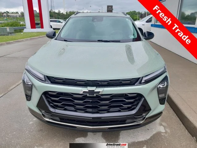 Used 2025 Green Chevrolet ACTIV image 4