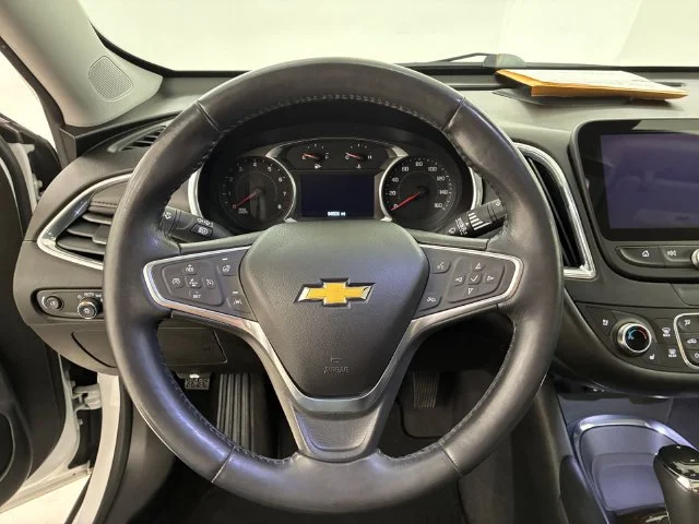 Certified Used 2018 IRIDESCENT PEARL TRICOAT Chevrolet Premier image 22