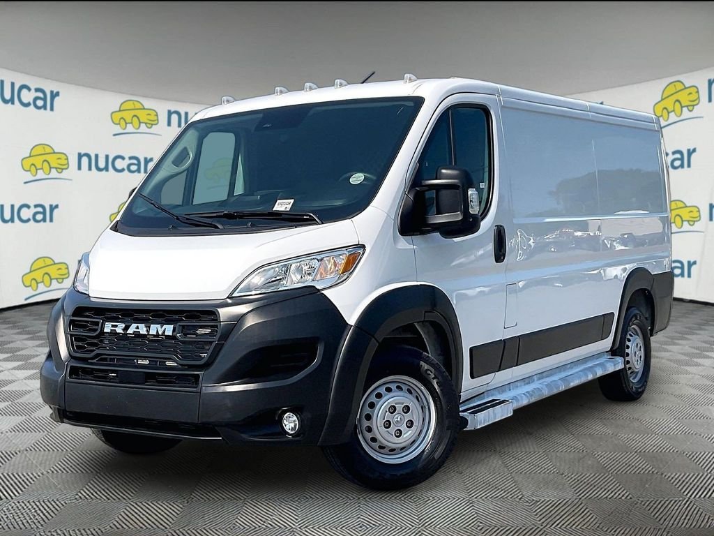 Used 2025 White Ram Base image 3