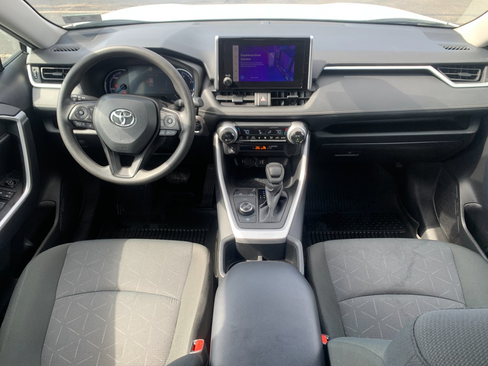 Used 2025 White Toyota XLE image 16