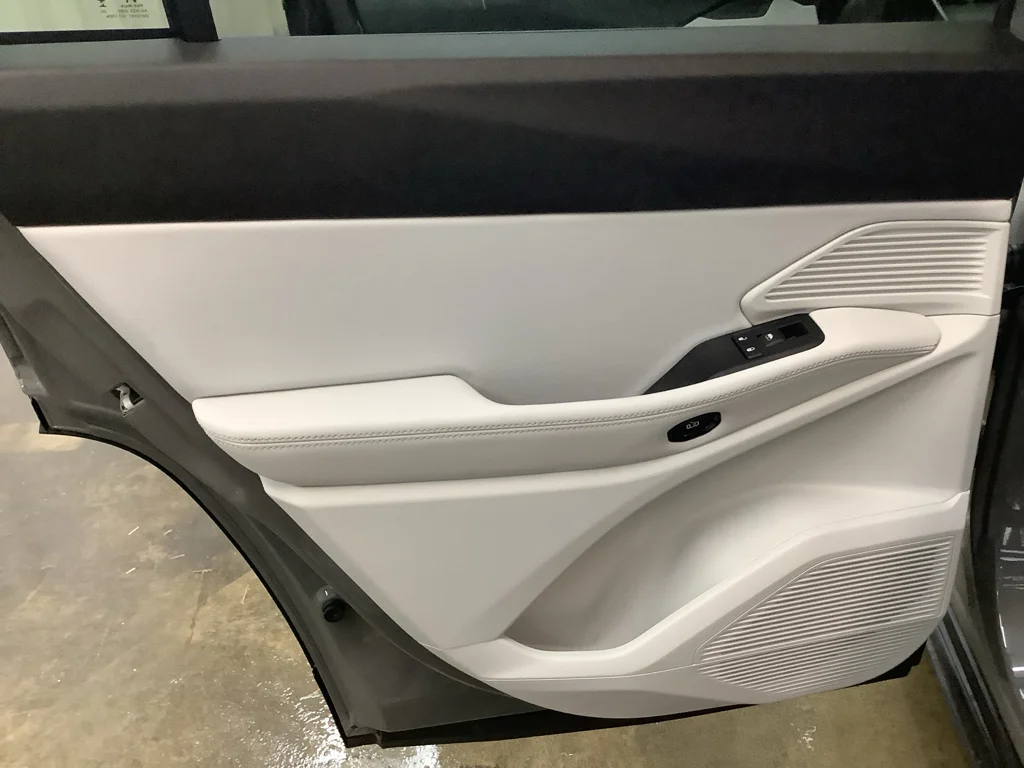 New 2026 Sting-Gray Clear-Coat Exterior Paint Jeep  image 21