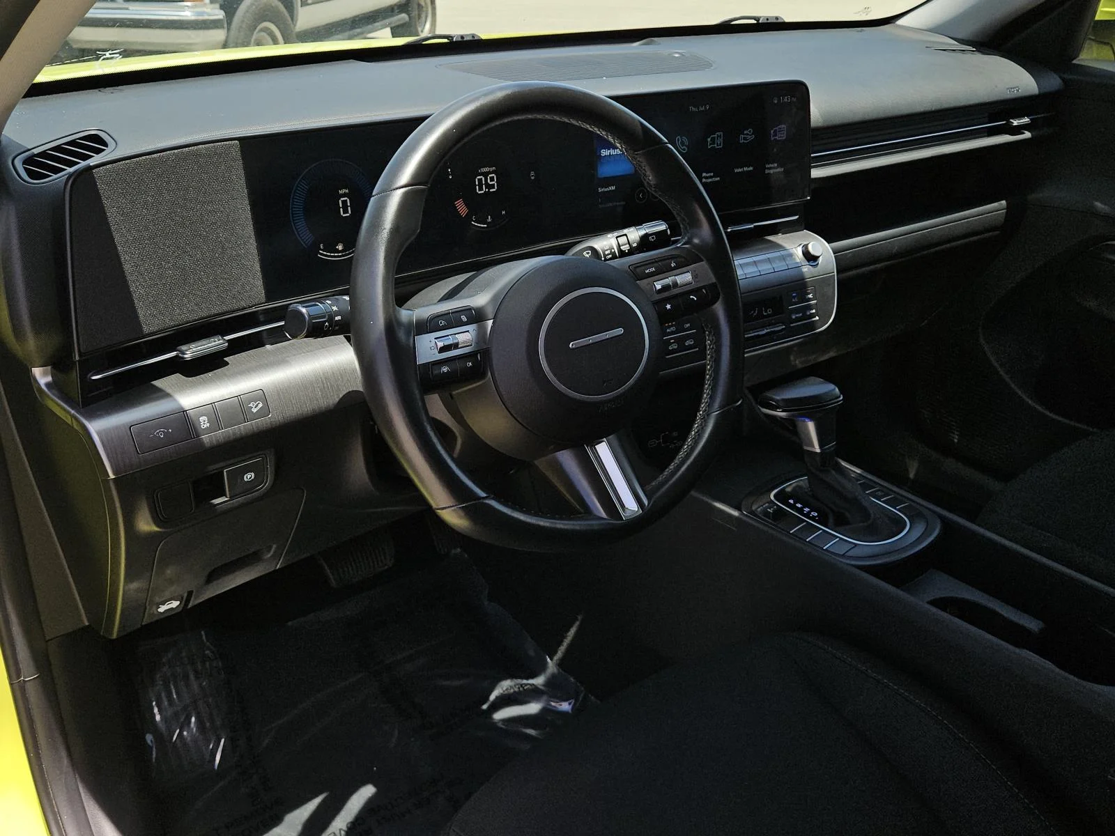 Used 2024 Neoteric Yellow Hyundai SEL FWD image 24