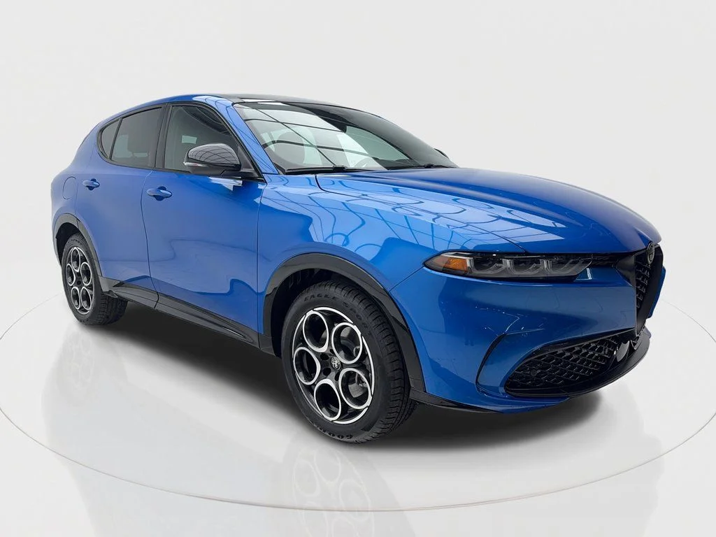 New 2025 Blue Alfa Romeo Base image 2