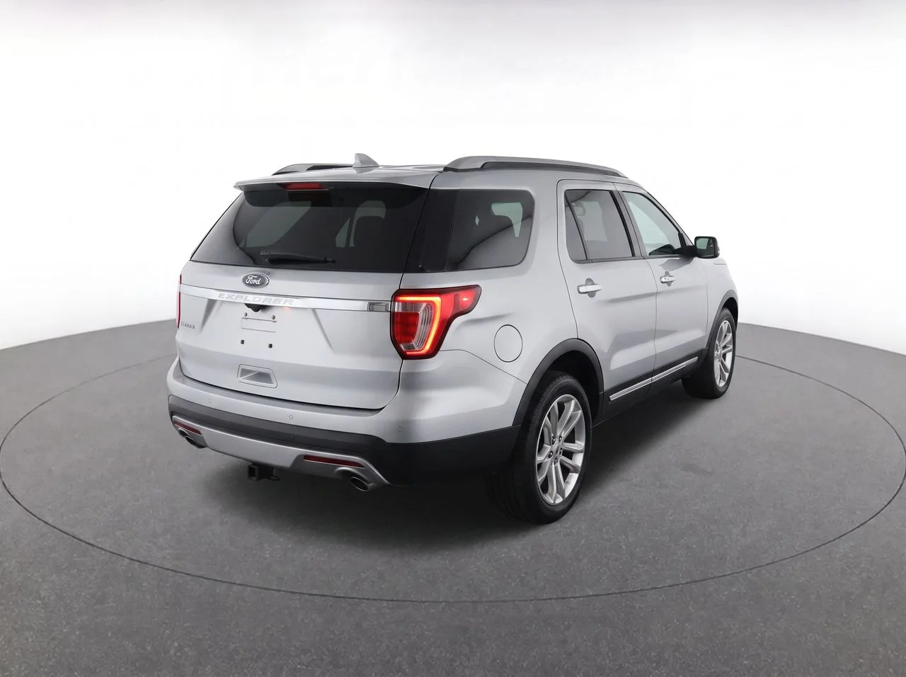 Used 2017 Silver Ford Limited image 6