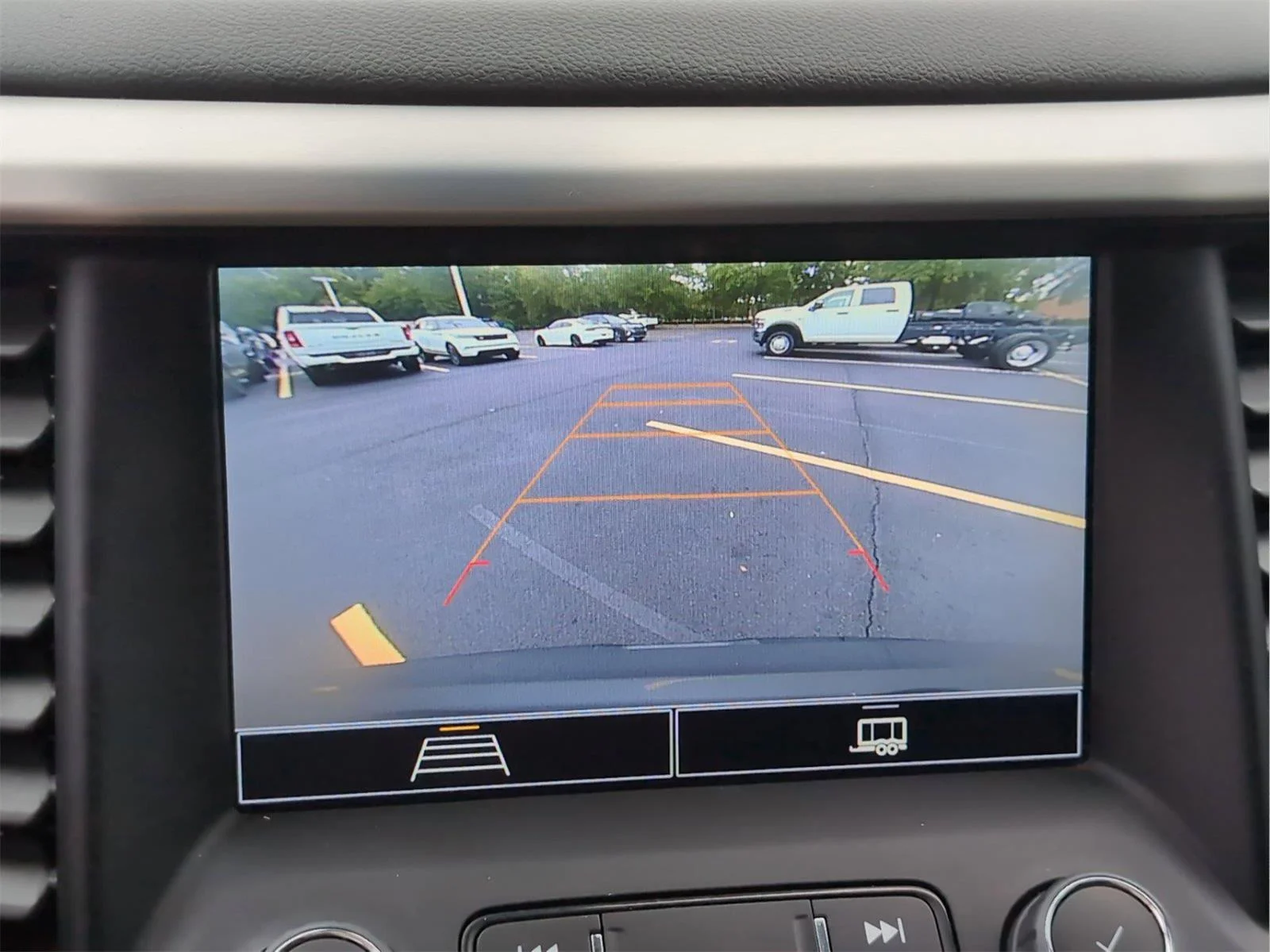 Used 2023 Sterling Metallic GMC SLE image 18
