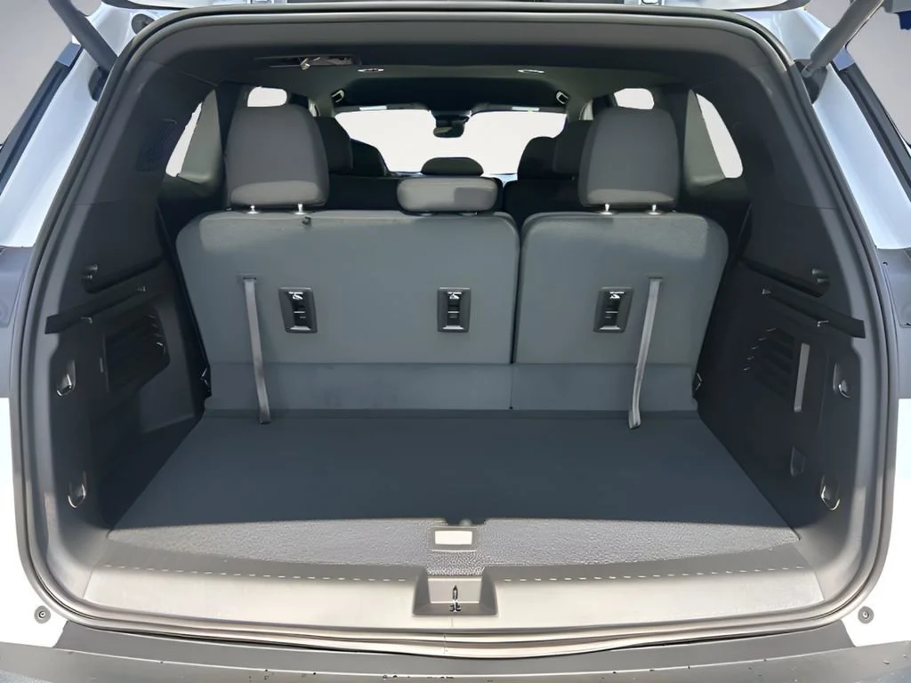 New 2026 Summit White GMC Elevation image 12