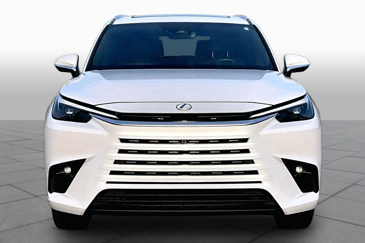 Used 2025 Wind Chill Pearl Lexus Premium image 4