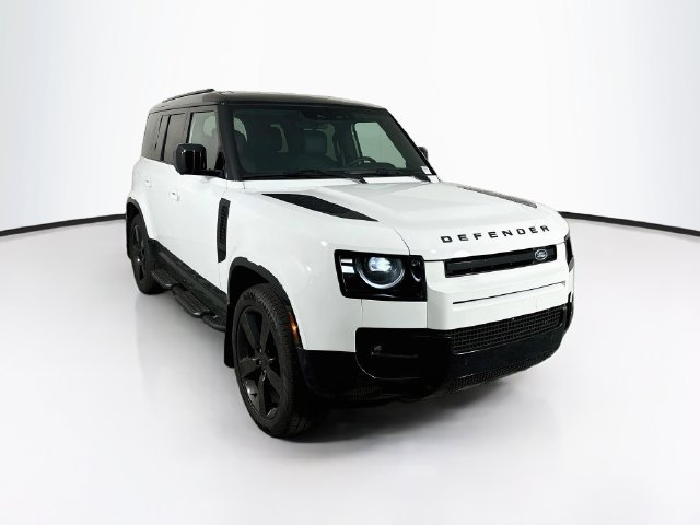 New 2026 White Land Rover X-Dynamic SE image 3