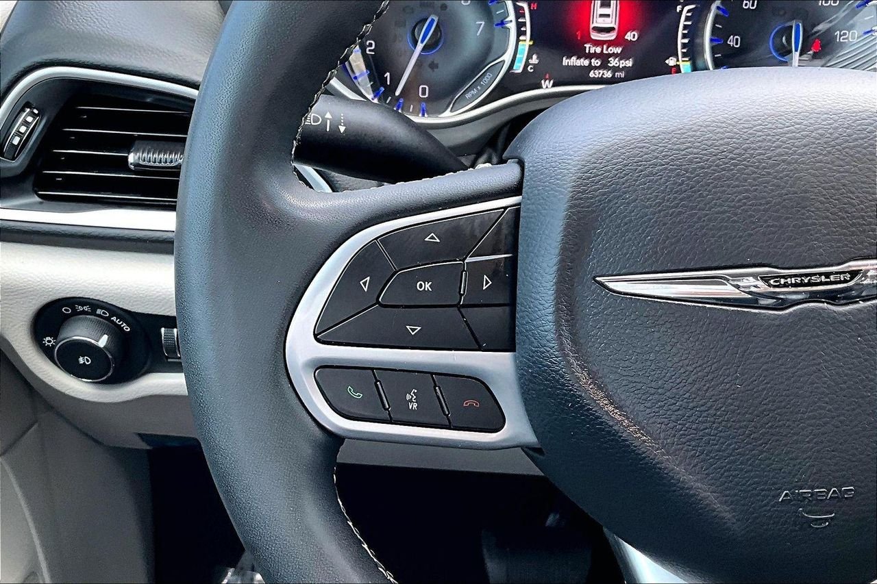 Used 2023 Brilliant Black Crystal Pearlcoat Chrysler Touring L image 13