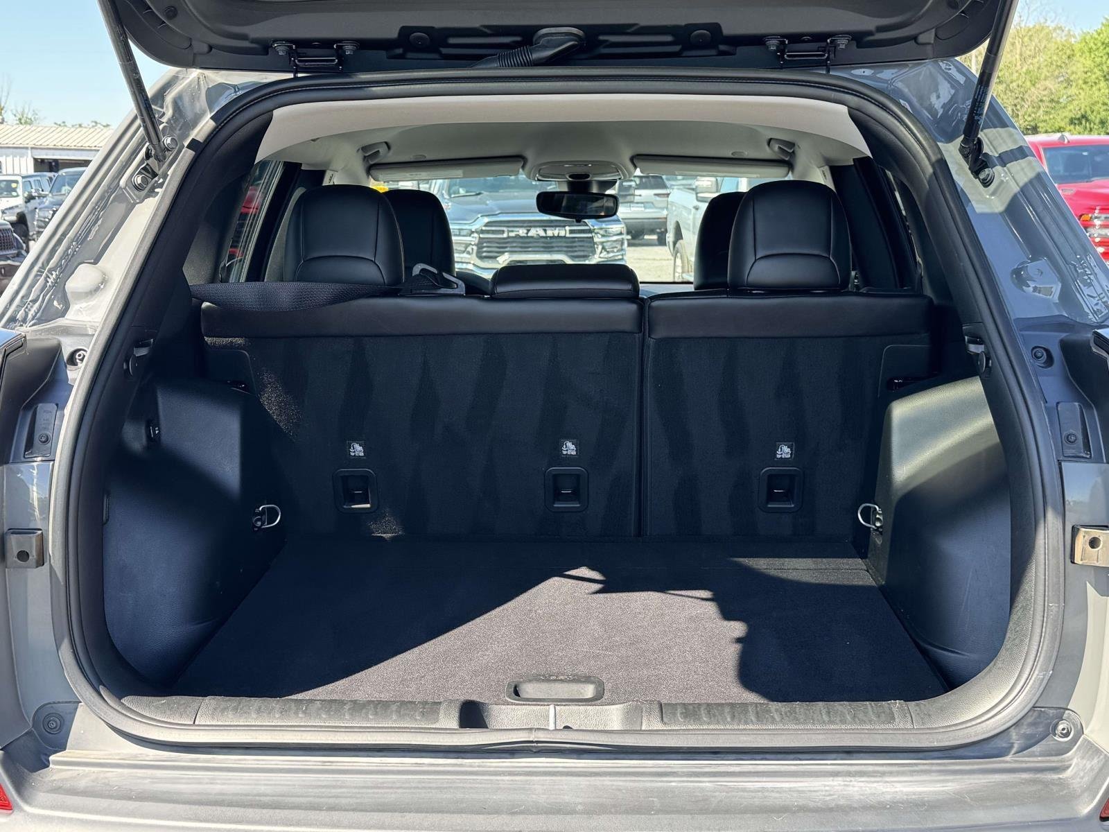Used 2022 Sting-Gray Clearcoat Jeep Trailhawk image 21