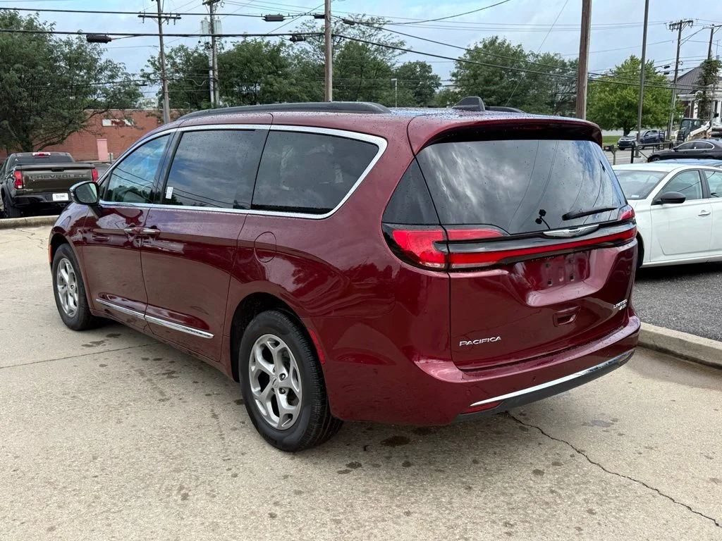 Used 2023 Red Chrysler Limited image 8