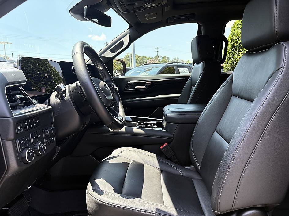 Used 2025 Black Chevrolet Z71 image 9