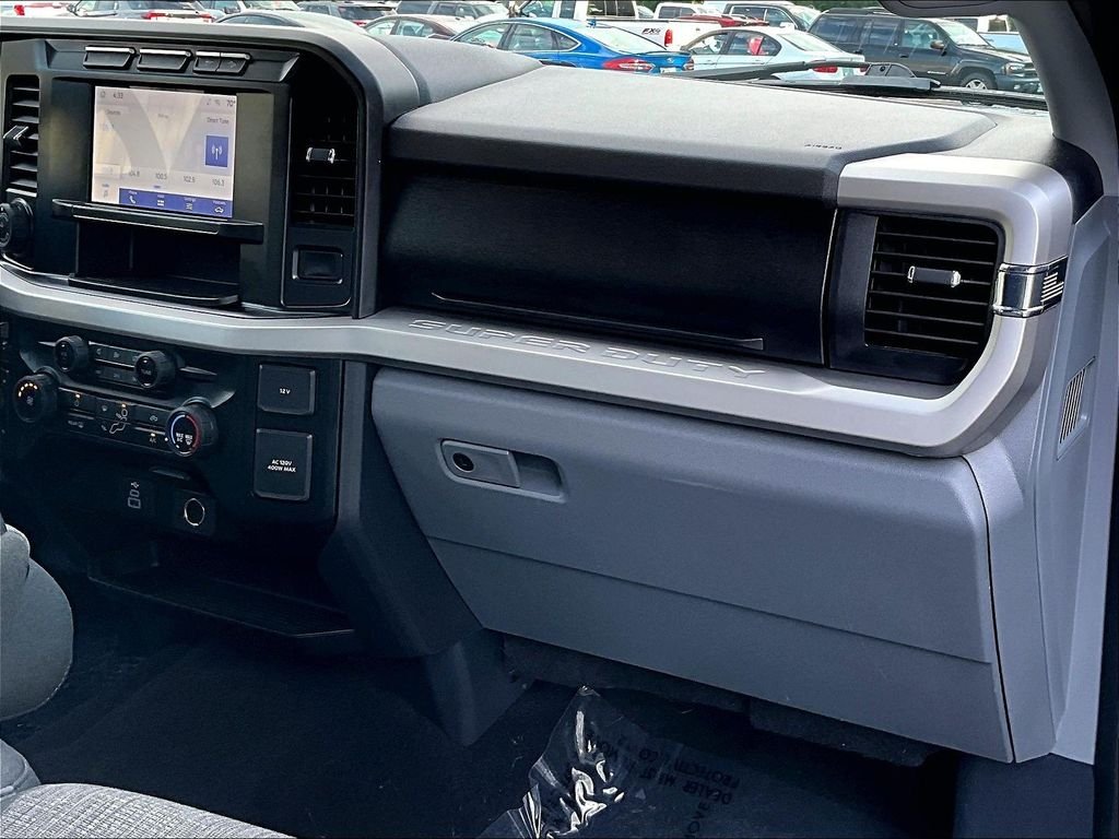 Used 2023 Oxford White Ford XLT image 13